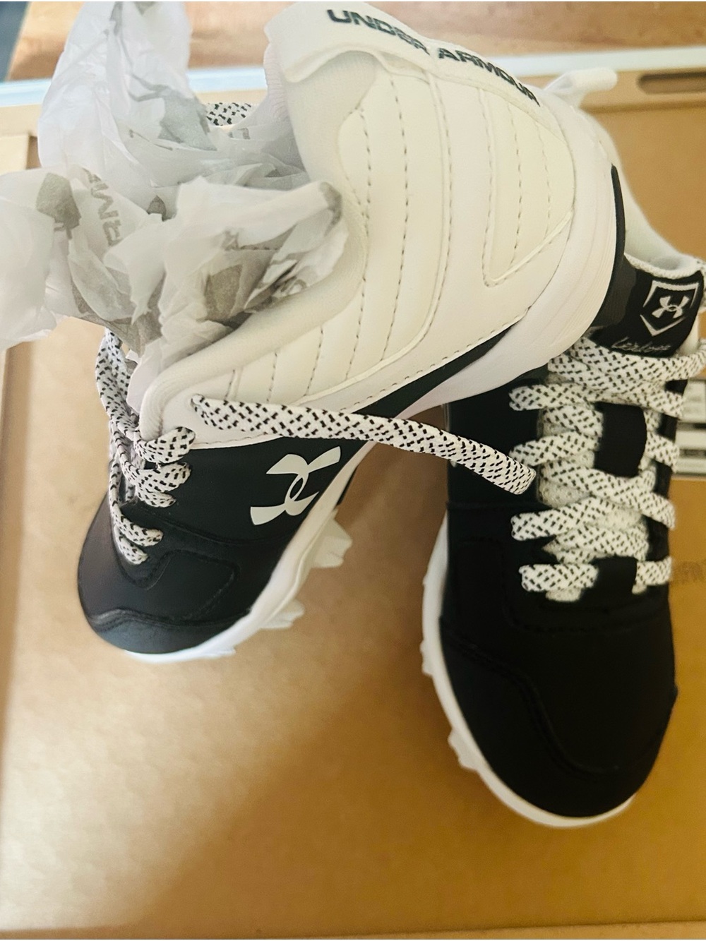 Under Armour Kids Black and White Lace-Up Athletic Cleats UA Harper 10 TPU Jr.